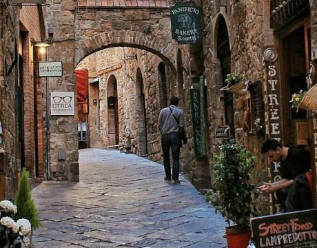 Volterra_borgo_web